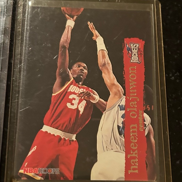 Hakeem Olajuwon NBA Basketball Trading Cards (5) - Picture 3 of 11